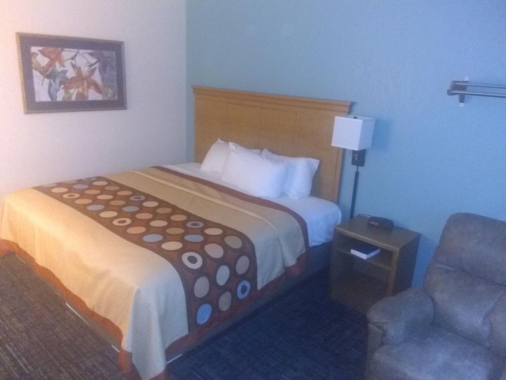 Super 8 By Wyndham Baxter/Brainerd Area Exterior foto