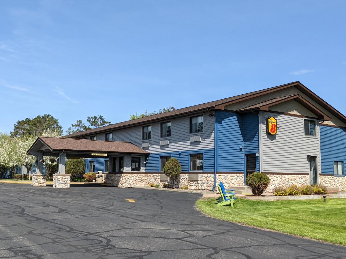 Super 8 By Wyndham Baxter/Brainerd Area Exterior foto